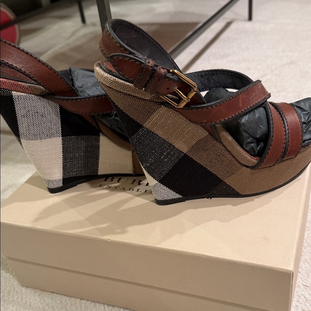 Burberry Nova Check platform wedge sandals - Picture 5 of 5